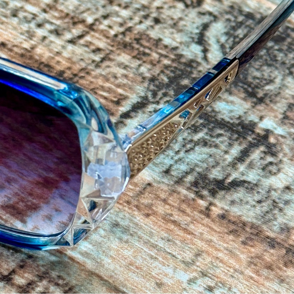 Women’s Blue Fashion Sunglasses & Case - Picture 3 of 15